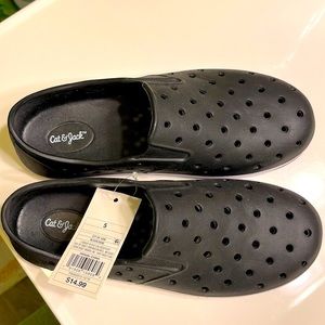 Cat & Jack Black Perforated Slip-Ons - size 5 Kids